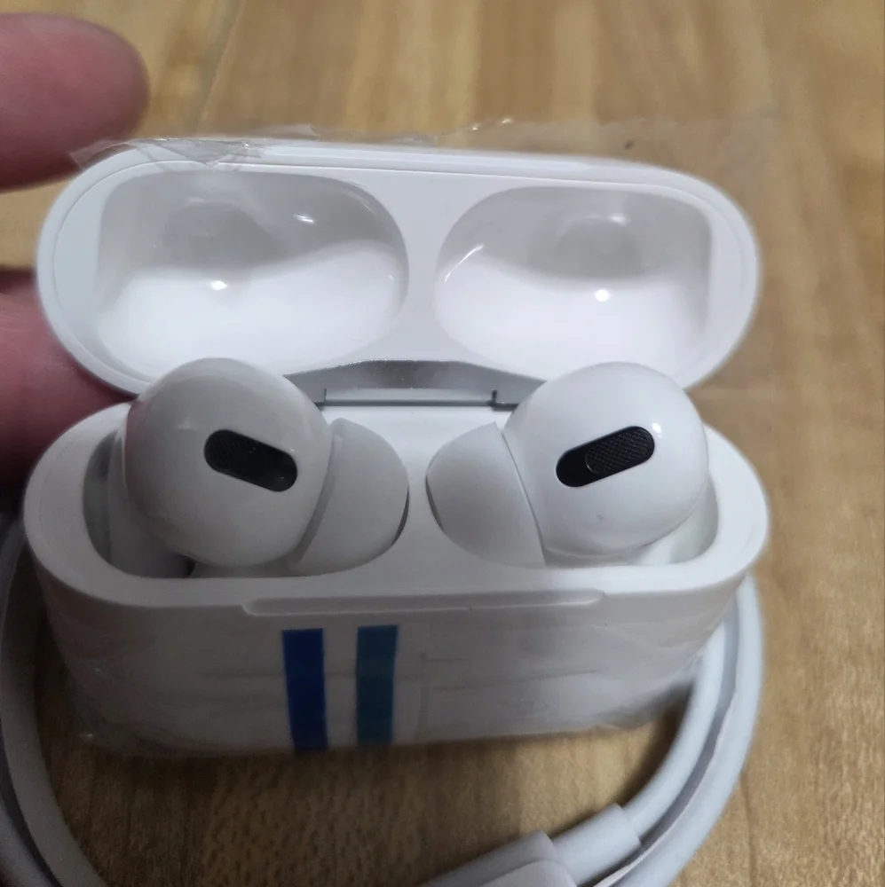 Wireless Earbuds with Charging Case - White